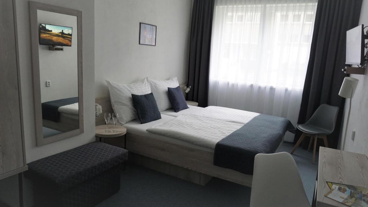 Hotel Metropol Cb 捷克布杰约维采 外观 照片